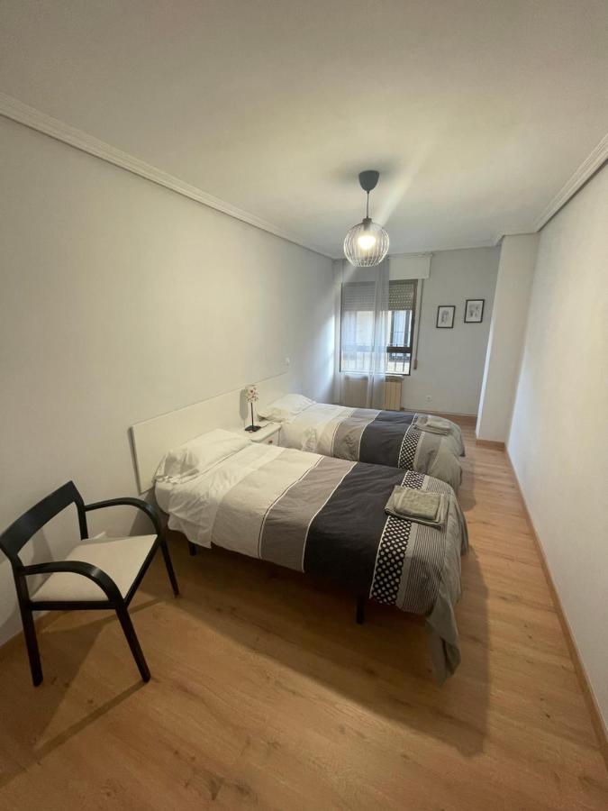 Appartamento San Pablo, piso céntrico y con aparcamiento Palencia Esterno foto